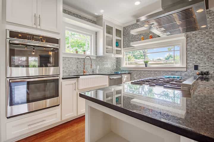Hire kitchen refurbishment & appliances contractors in Glen Ellyn, Illinois. Our expert fitters do extensions, design & installation.